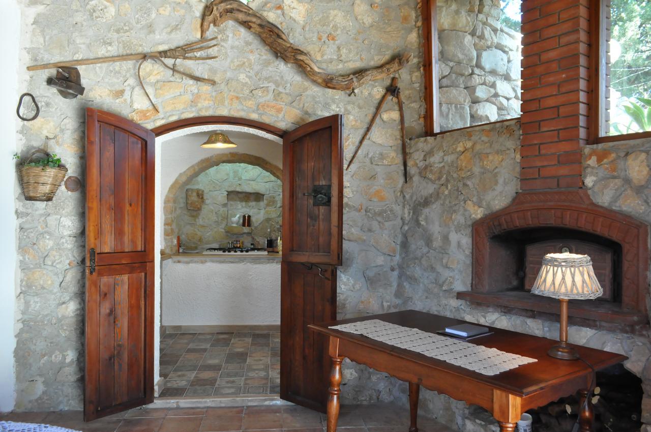 Willa Casale Degli Ulivi Castelluzzo Zewnętrze zdjęcie